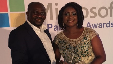 (L-r): Olayemi Popoola, managing director, Reliance Infosystem; and Wemimo Adeniyi, SMS&P group director, Microsoft Nigeria, at the recently held Partners’ awards in Lagos.